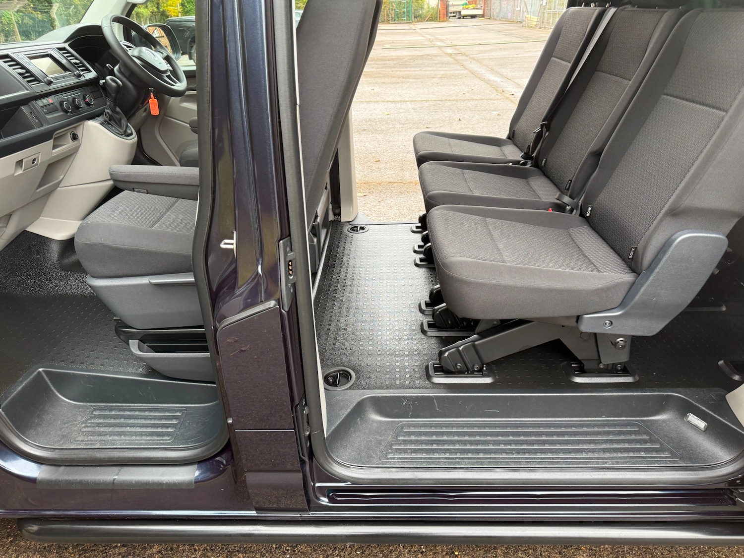 Used Volkswagen Transporter Shuttle 2019 for sale - 76418645: Photo 22