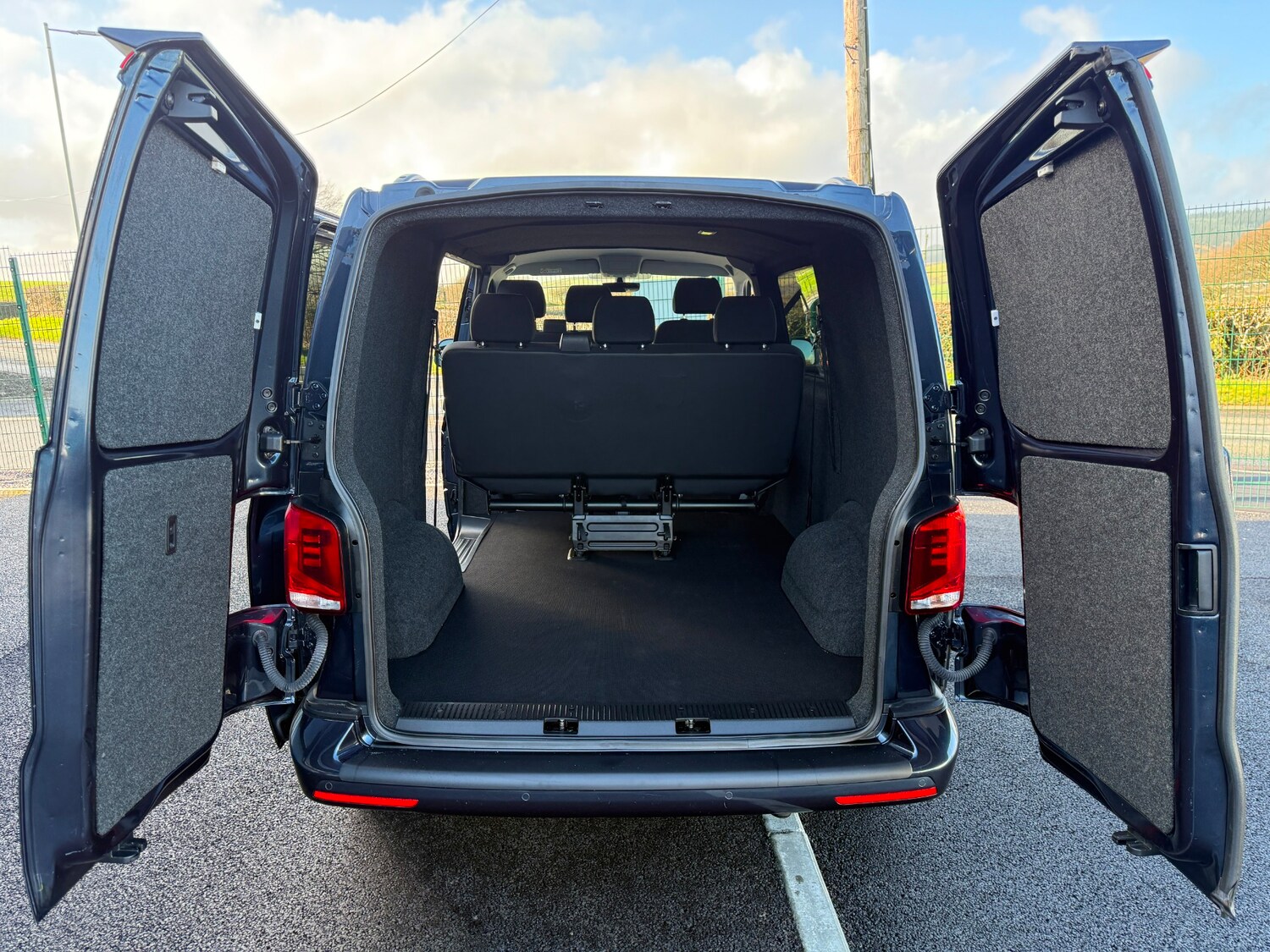 Used Volkswagen Transporter for sale - 77530555: Photo 11