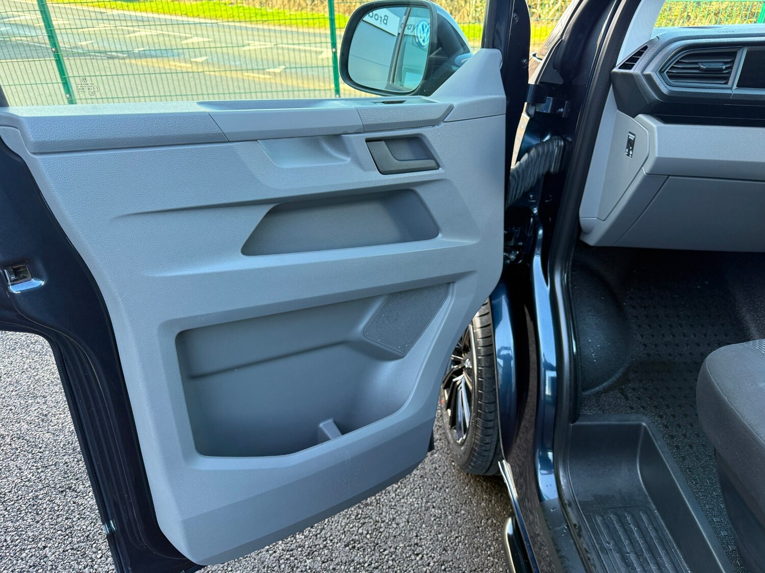 Used Volkswagen Transporter for sale - 77530555: Photo 14