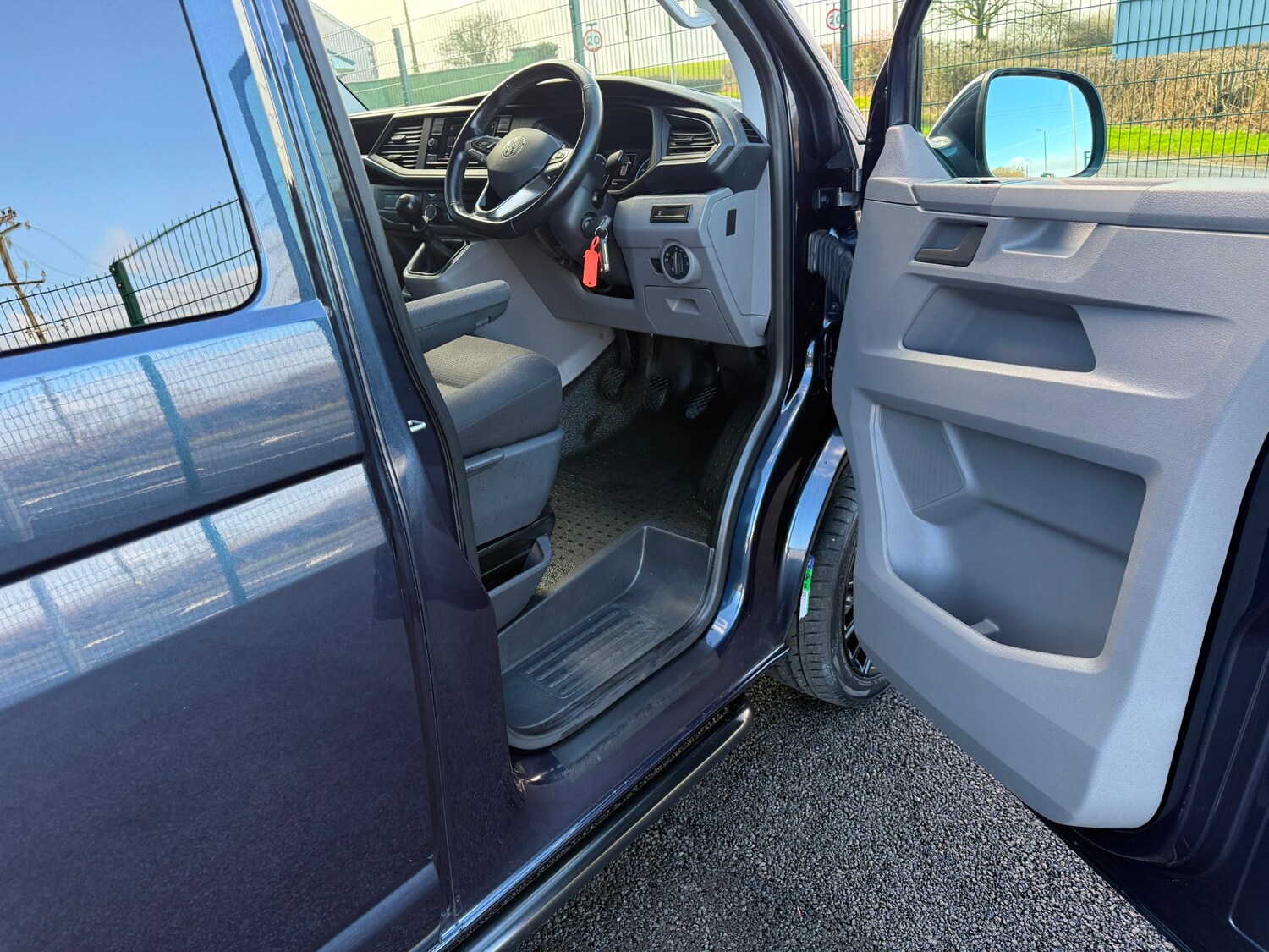 Used Volkswagen Transporter for sale - 77530555: Photo 15