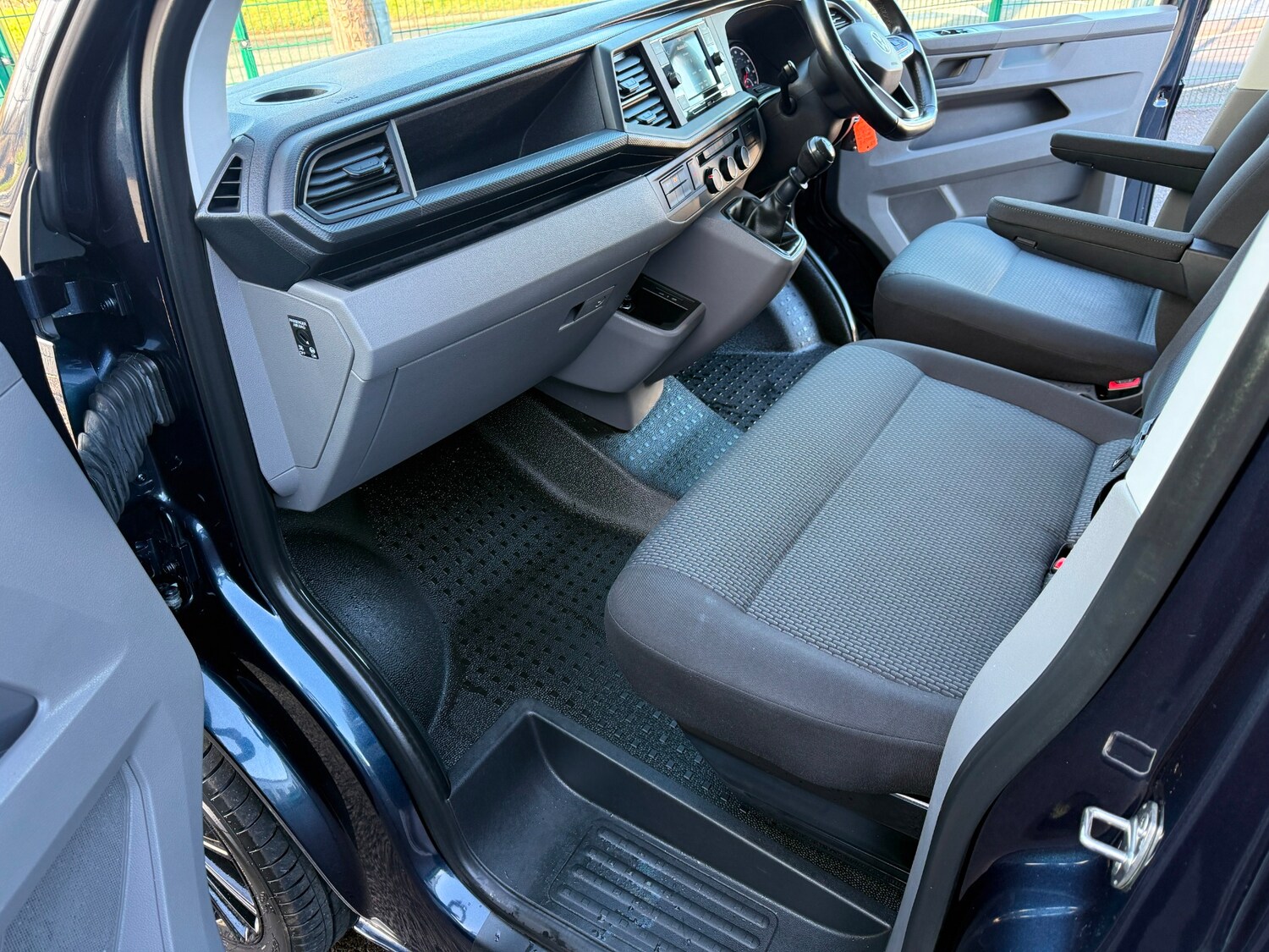 Used Volkswagen Transporter for sale - 77530555: Photo 17