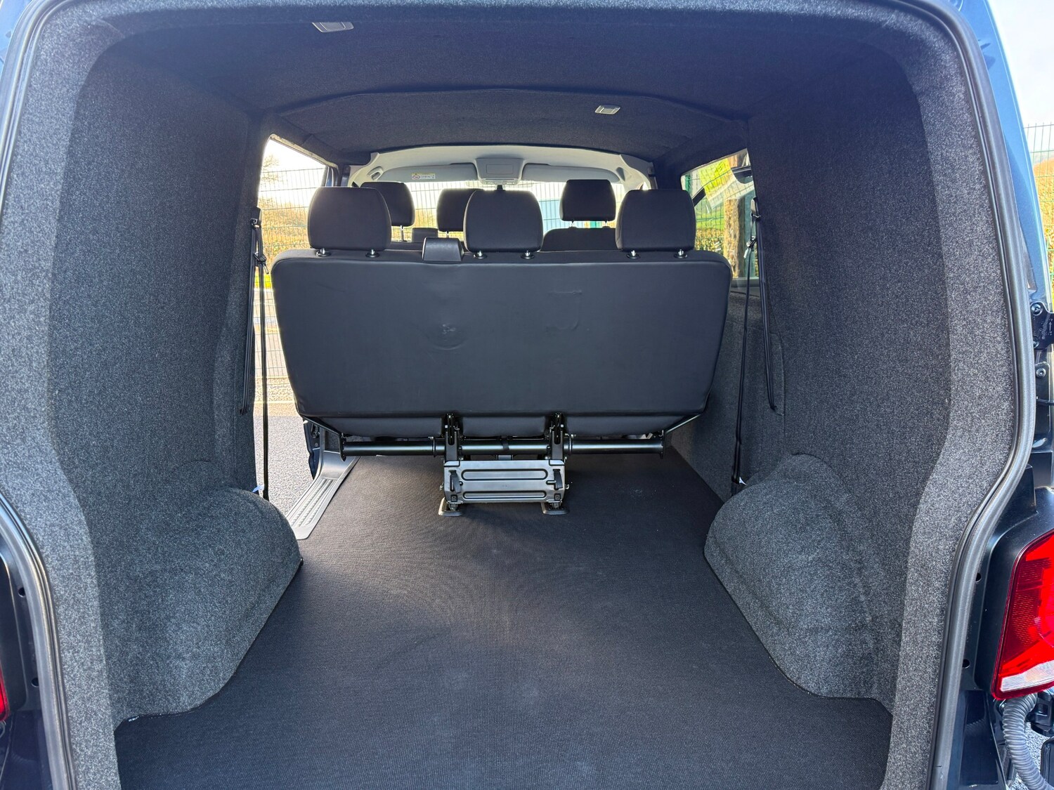 Used Volkswagen Transporter for sale - 77530555: Photo 3