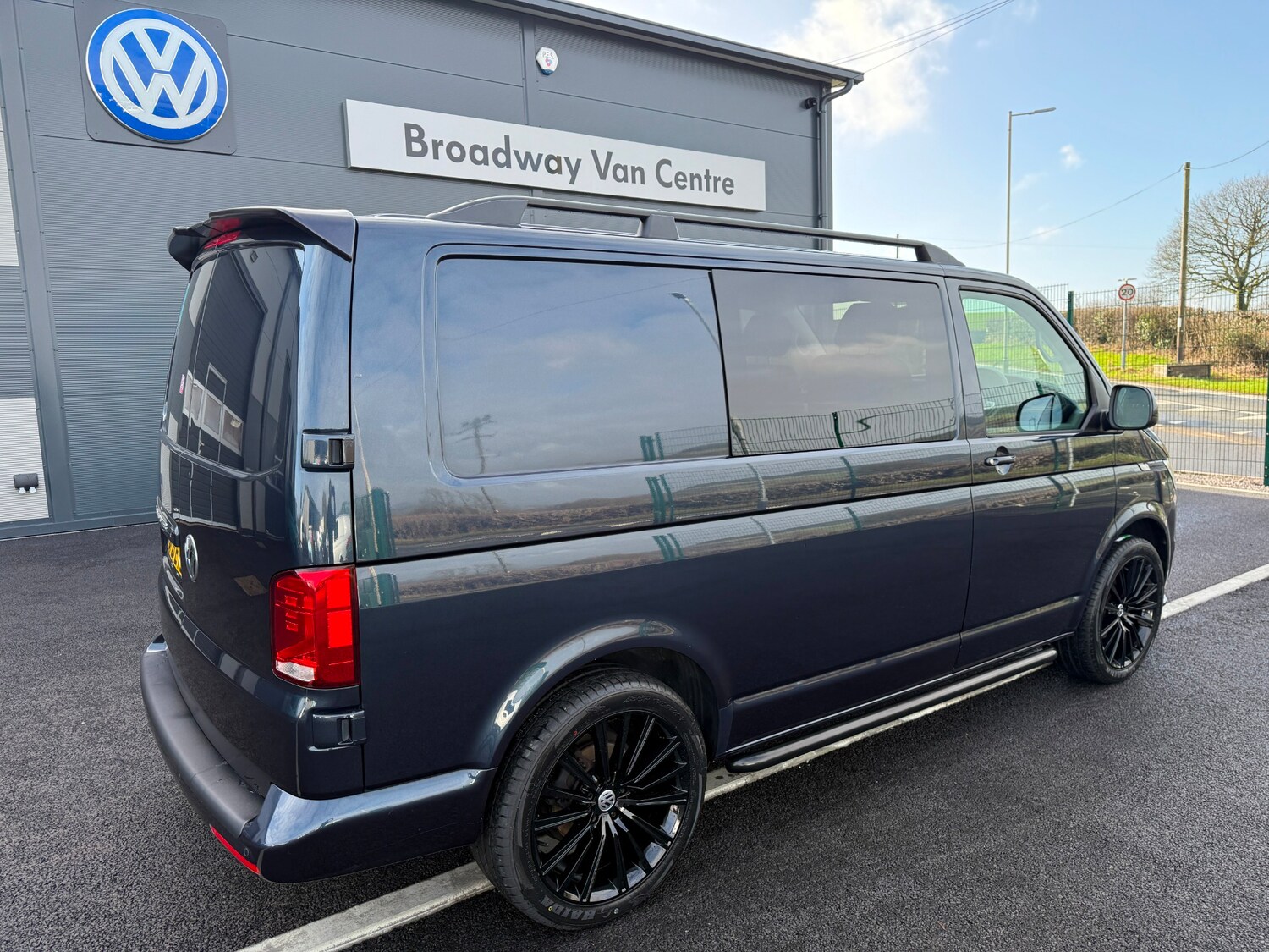 Used Volkswagen Transporter for sale - 77530555: Photo 5