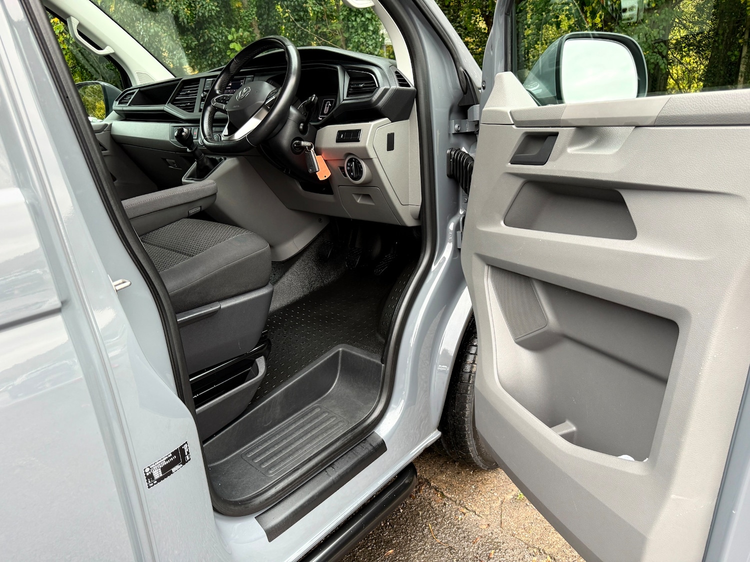 Used Volkswagen Transporter 2023 for sale - 76471401: Photo 17