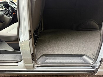 Used Volkswagen Transporter 2023 for sale - 76471401: Photo