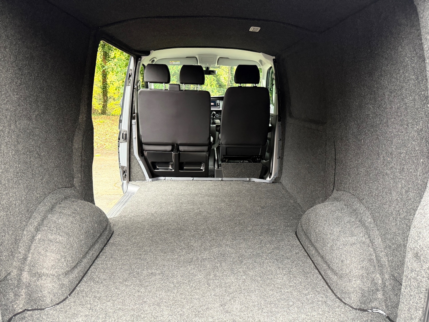 Used Volkswagen Transporter 2023 for sale - 76471401: Photo 4