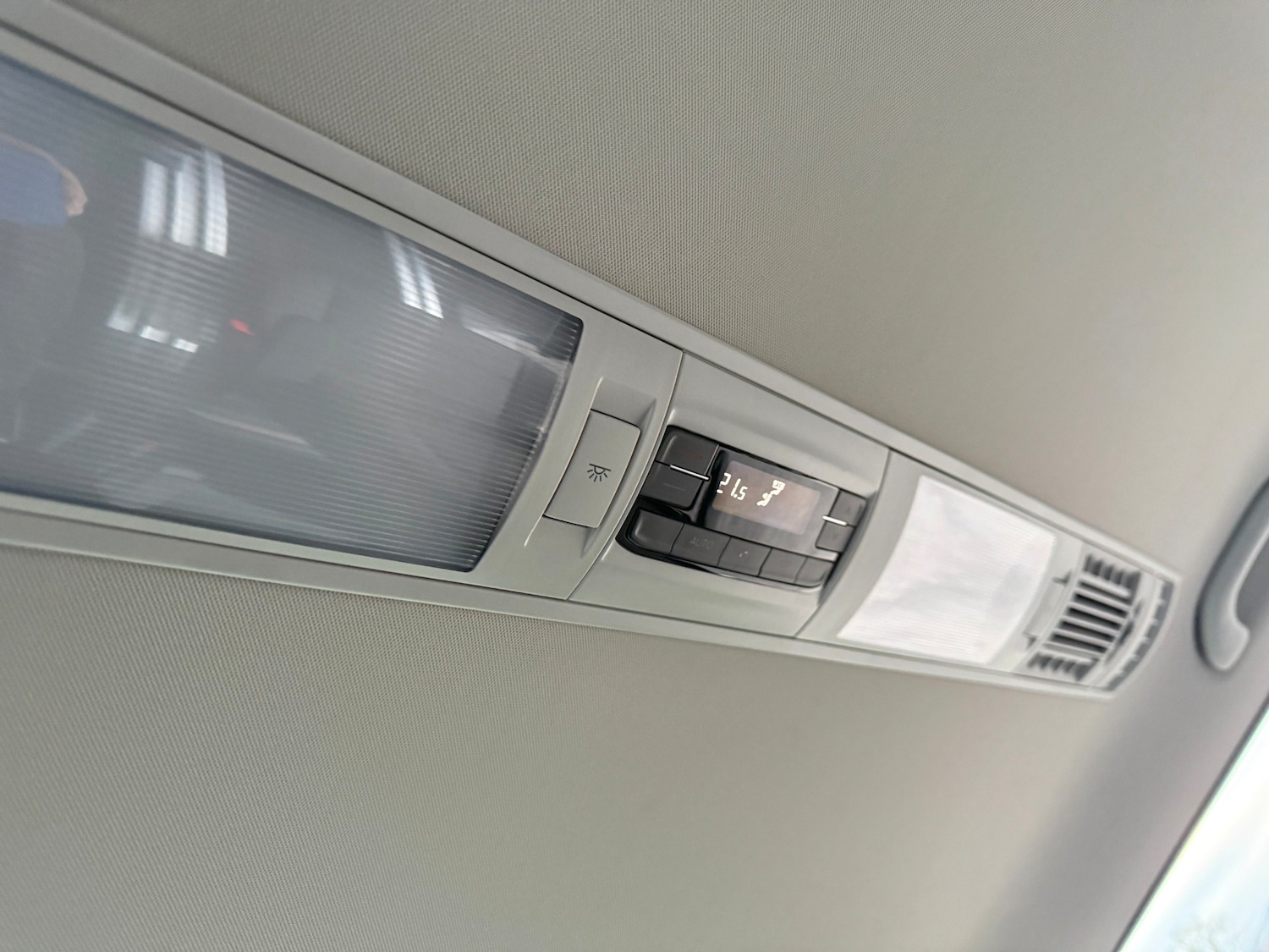 Used Volkswagen Caravelle 2020 for sale - 78079372: Photo 14