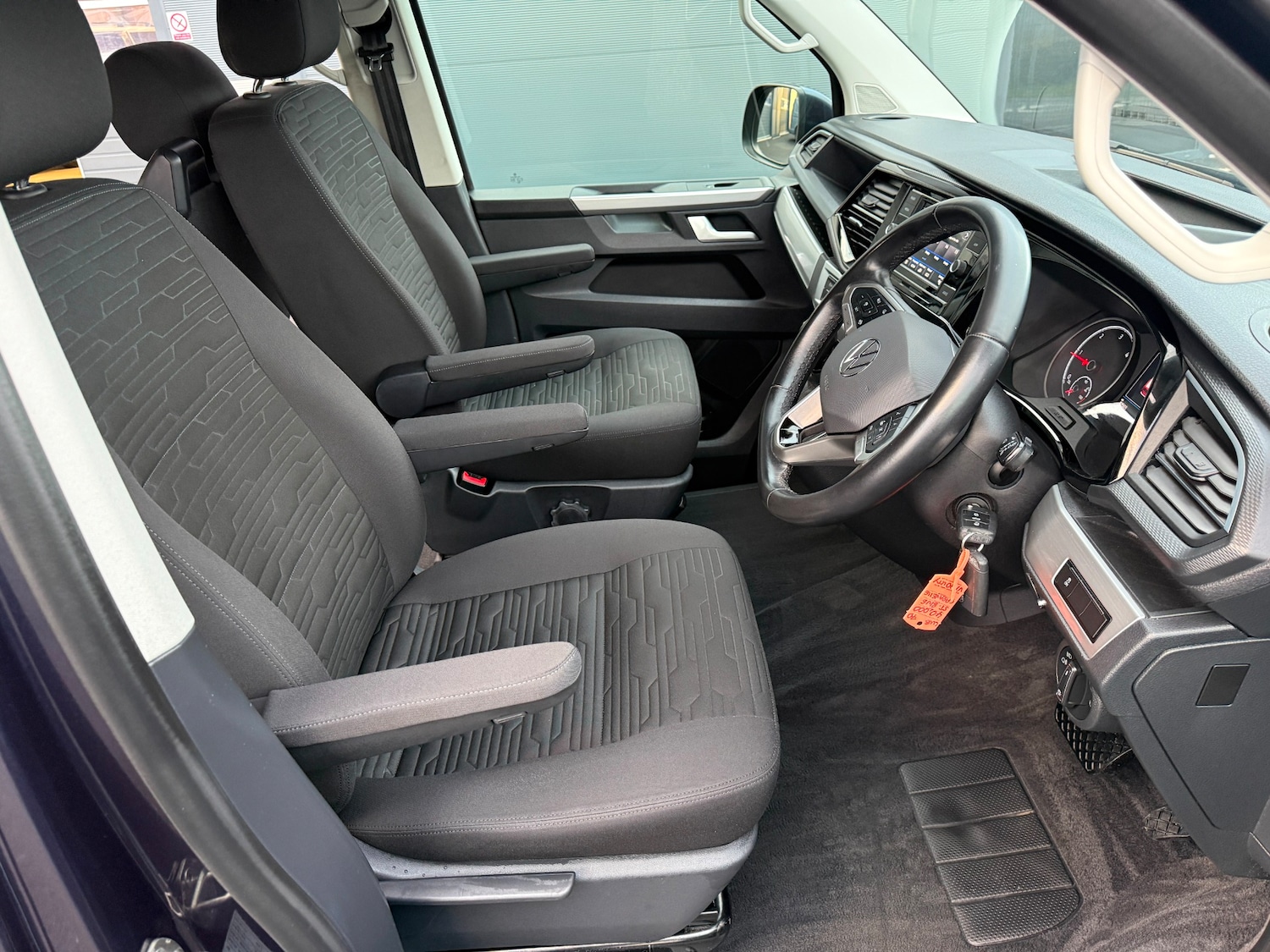 Used Volkswagen Caravelle 2020 for sale - 78079372: Photo 24