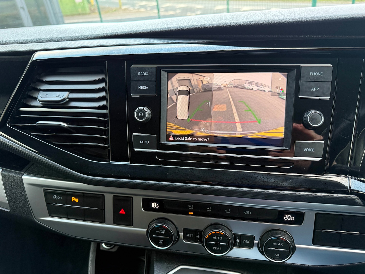 Used Volkswagen Caravelle 2020 for sale - 78079372: Photo 8