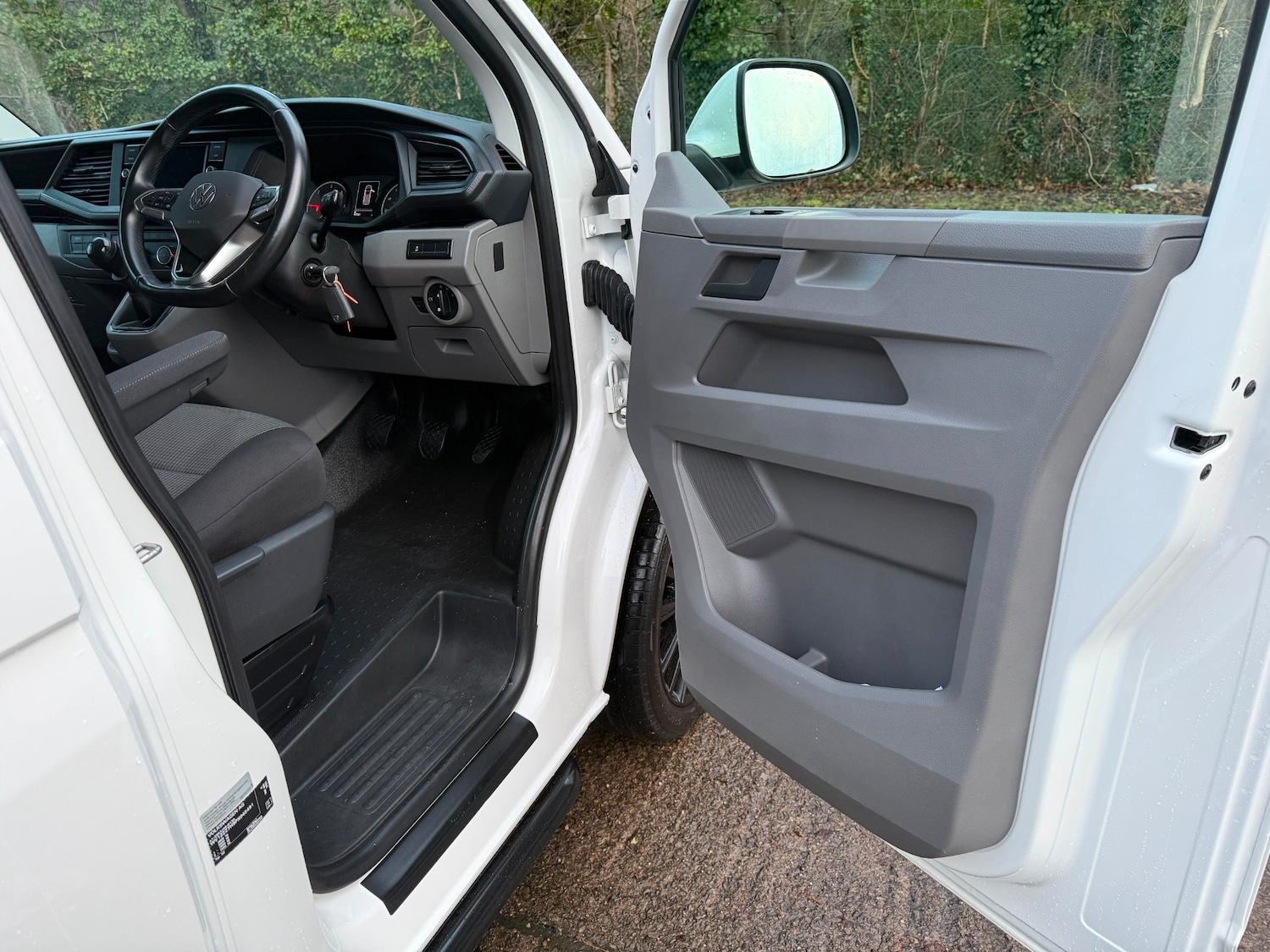 Used Volkswagen Transporter 2023 for sale - 77154736: Photo 17