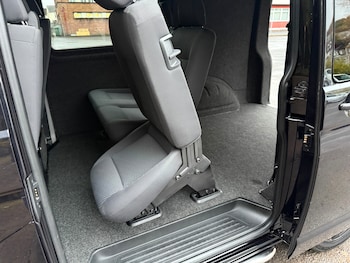 Used Volkswagen Transporter 2014 for sale - 76464597: Photo