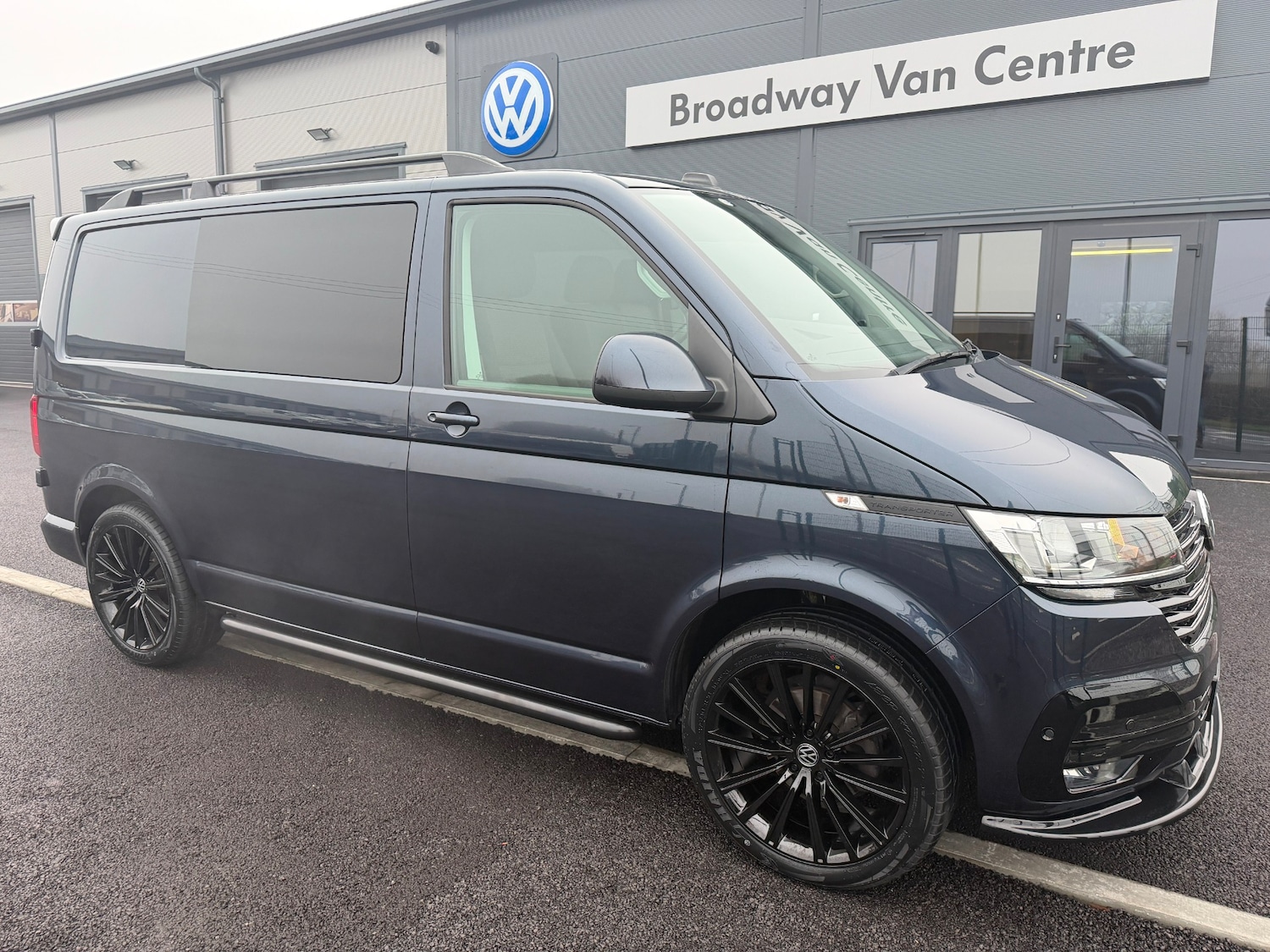 Used Volkswagen Transporter 2023 for sale - 77807557: Photo 2
