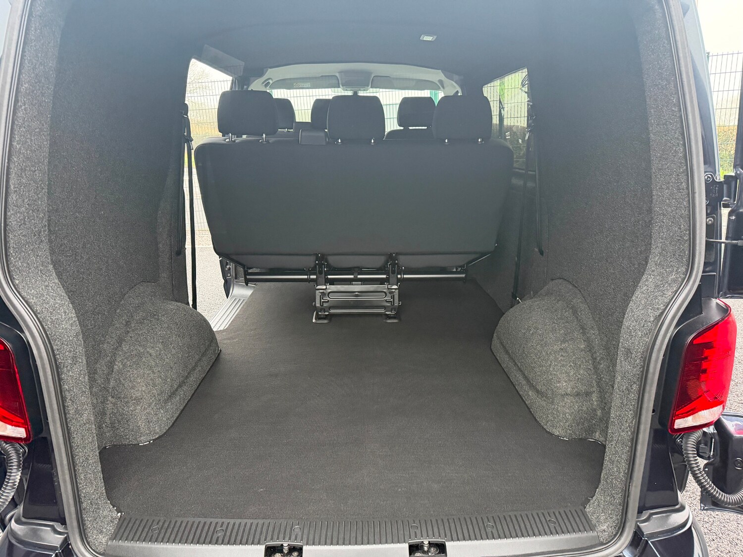 Used Volkswagen Transporter 2023 for sale - 77807557: Photo 3