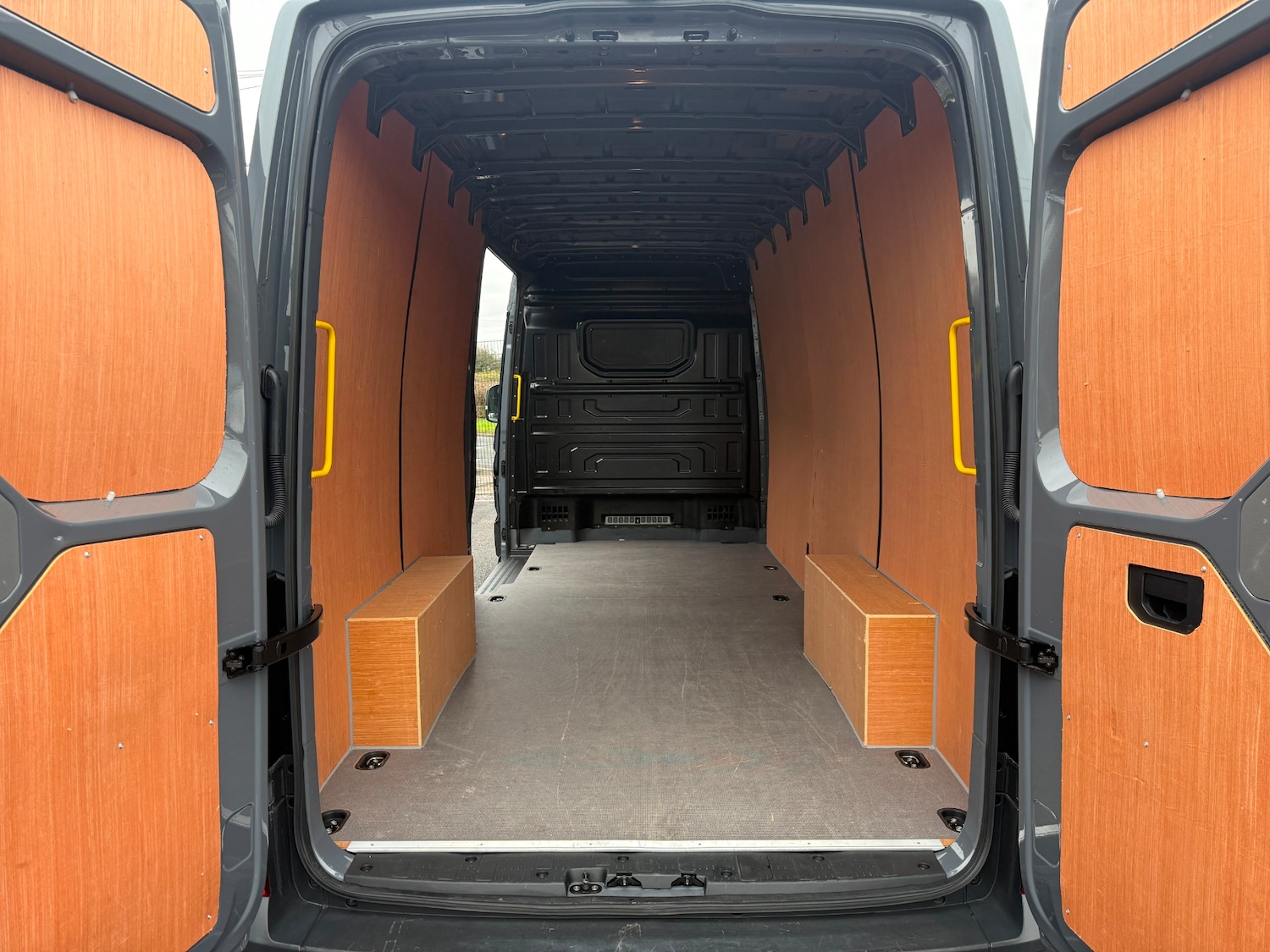 Used Volkswagen Crafter 2024 for sale - 77379468: Photo 3