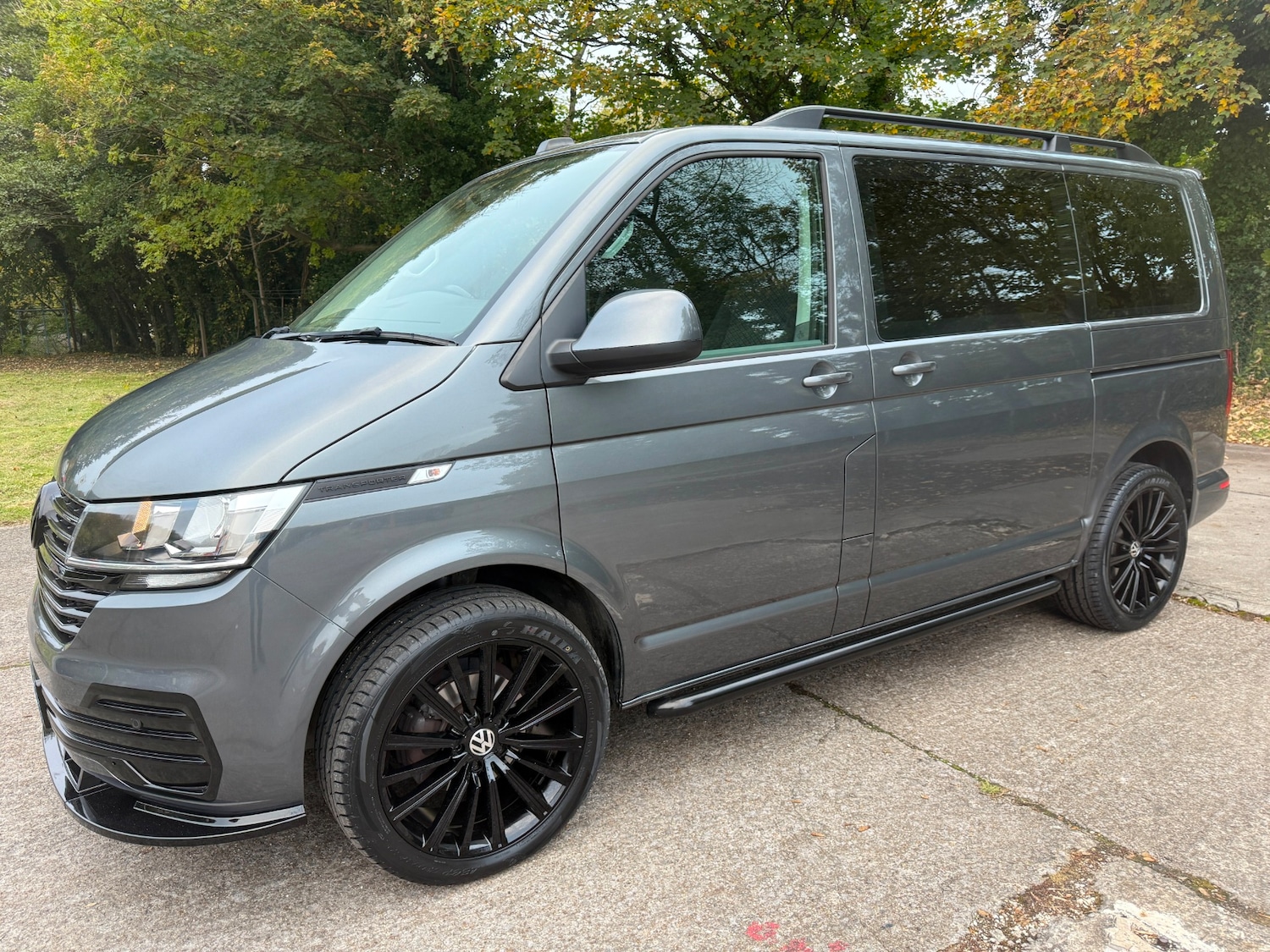 Used Volkswagen Transporter Shuttle 2020 for sale - 76392413: Photo 1