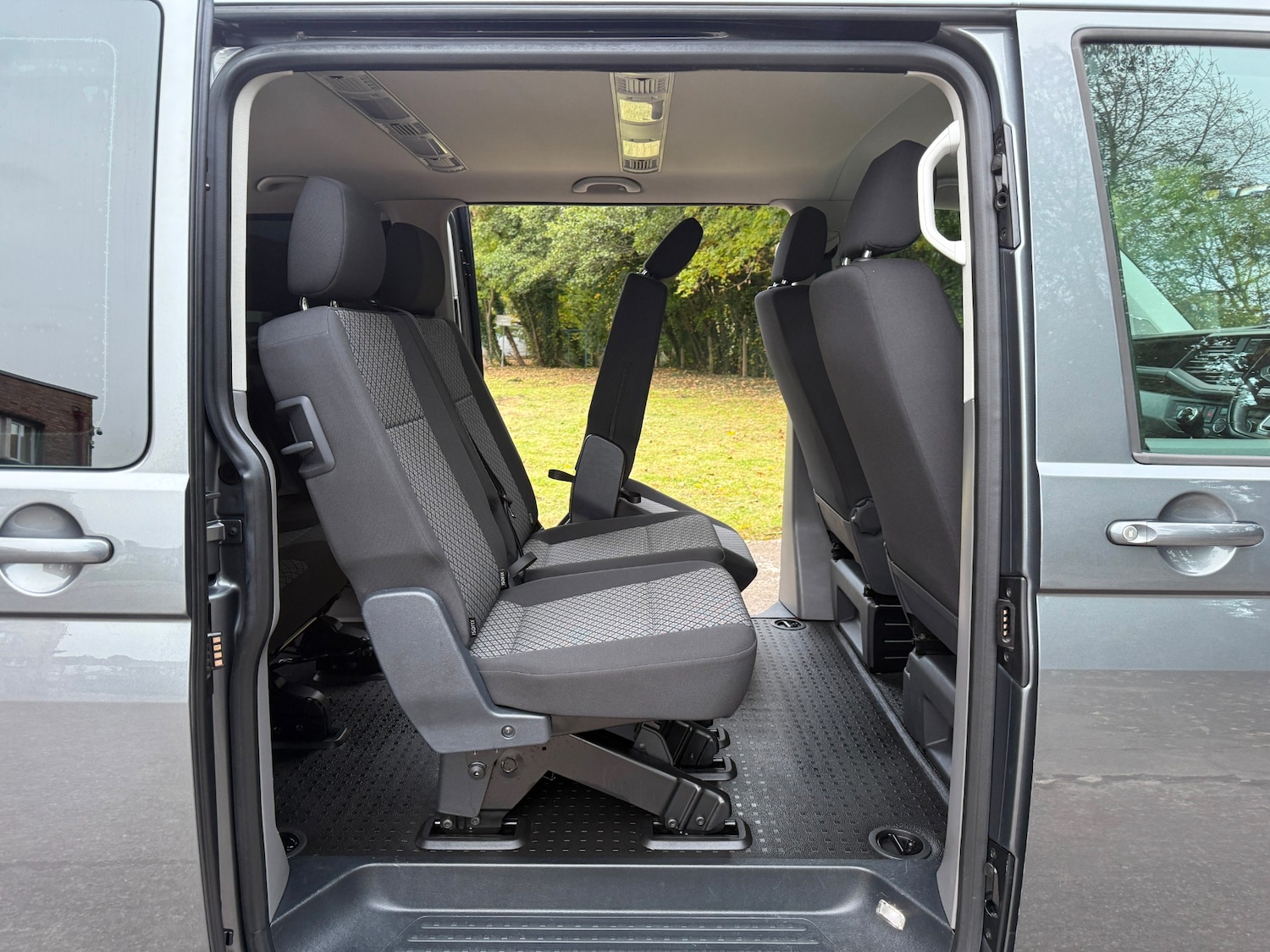 Used Volkswagen Transporter Shuttle 2020 for sale - 76392413: Photo 11