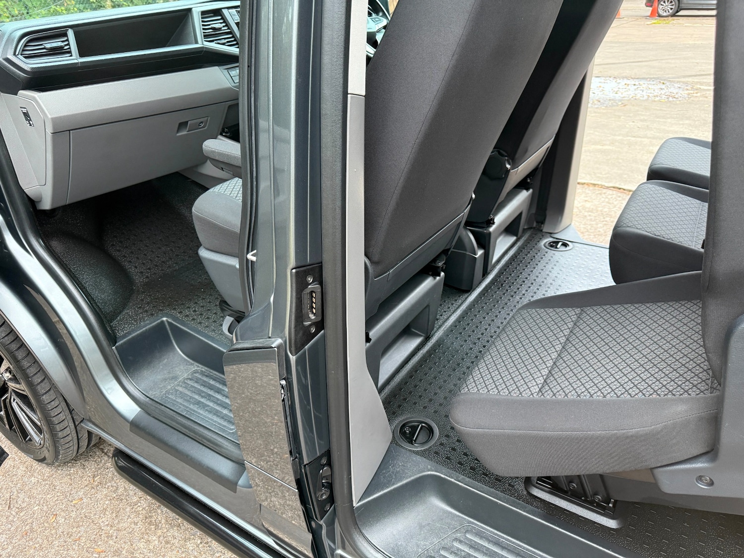 Used Volkswagen Transporter Shuttle 2020 for sale - 76392413: Photo 14