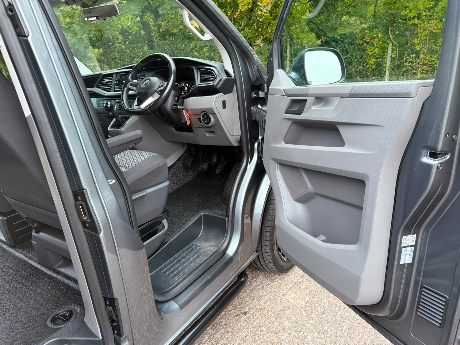 Used Volkswagen Transporter Shuttle 2020 for sale - 76392413: Photo 16