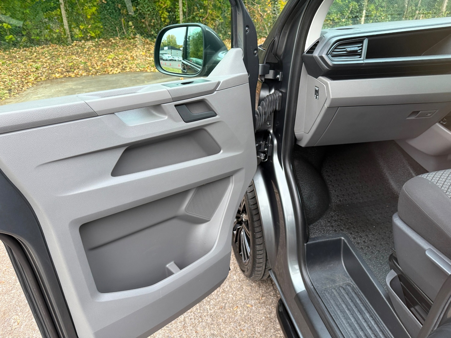 Used Volkswagen Transporter Shuttle 2020 for sale - 76392413: Photo 17