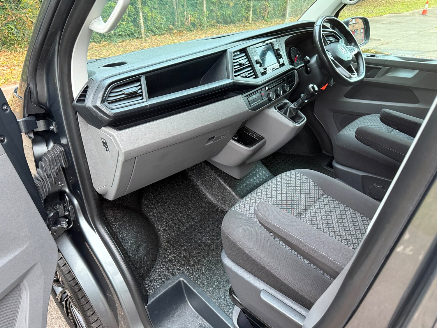 Used Volkswagen Transporter Shuttle 2020 for sale - 76392413: Photo 18