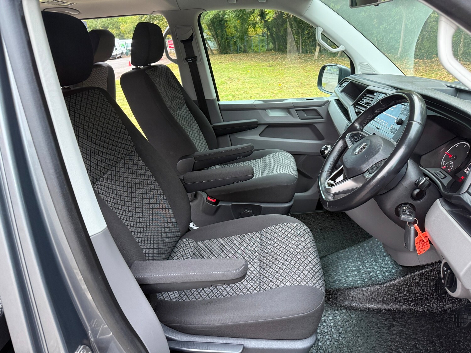 Used Volkswagen Transporter Shuttle 2020 for sale - 76392413: Photo 19