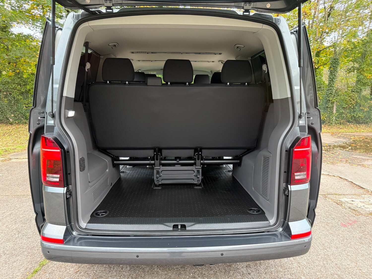 Used Volkswagen Transporter Shuttle 2020 for sale - 76392413: Photo 4