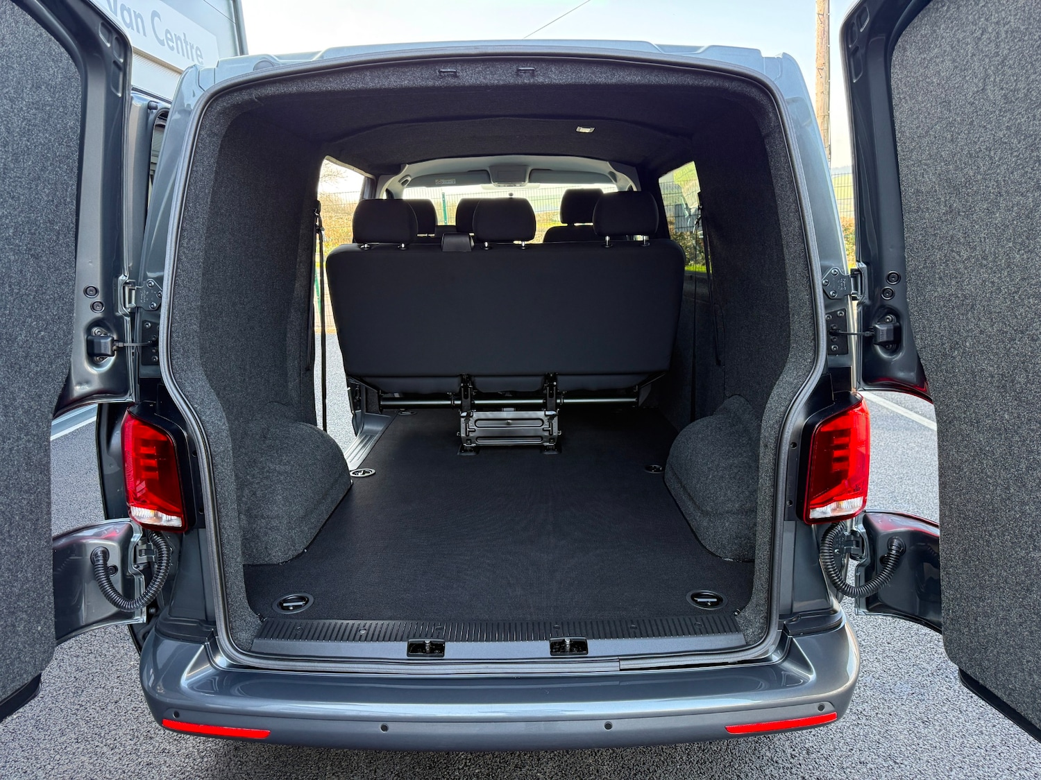 Used Volkswagen Transporter 2024 for sale - 77985054: Photo 11