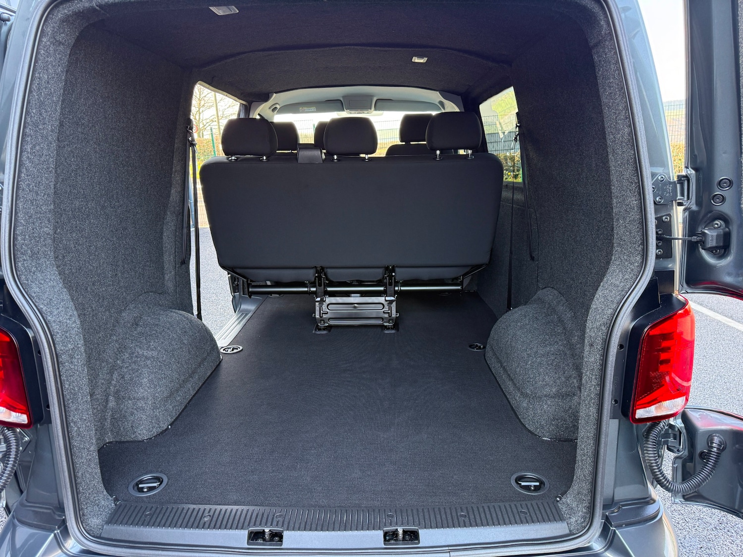 Used Volkswagen Transporter 2024 for sale - 77985054: Photo 3