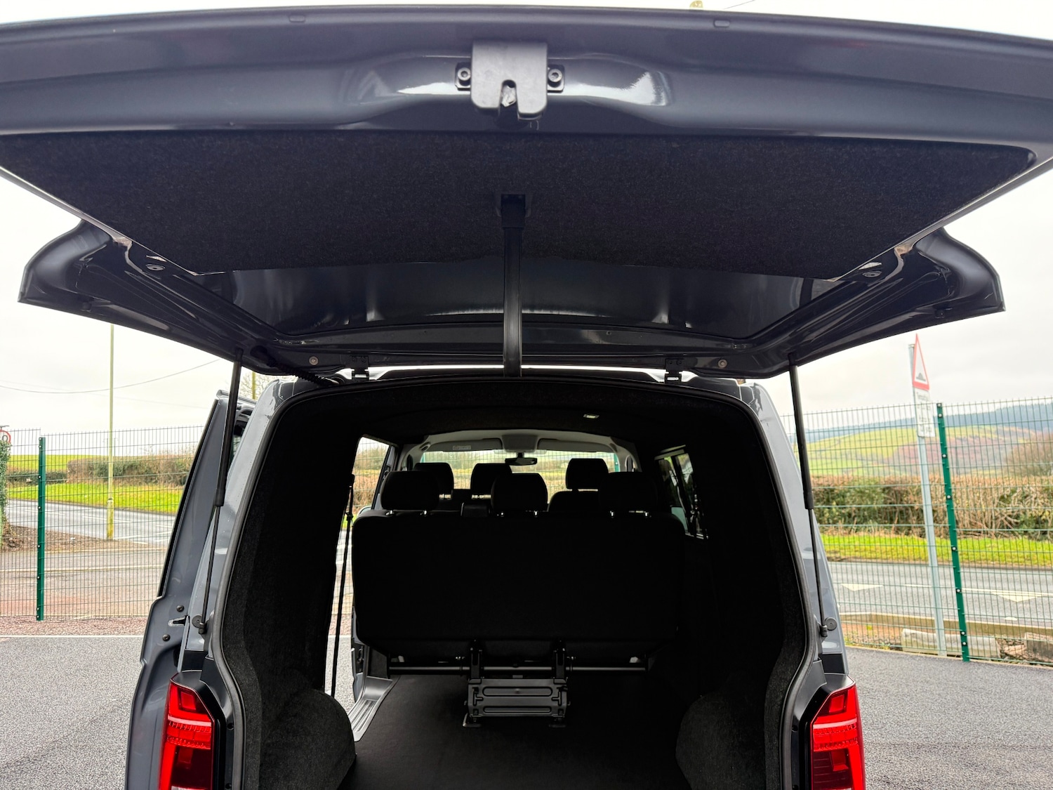 Used Volkswagen Transporter 2024 for sale - 77543792: Photo 12