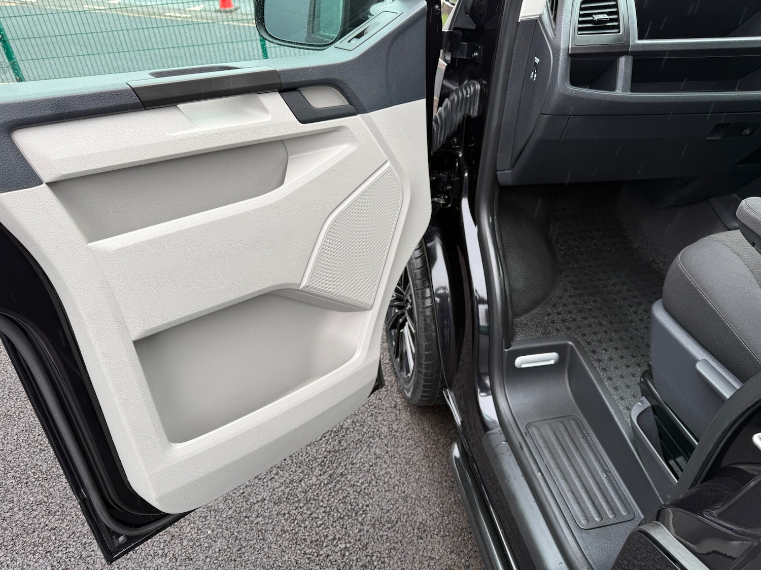 Used Volkswagen Transporter Shuttle 2020 for sale - 77530556: Photo 17