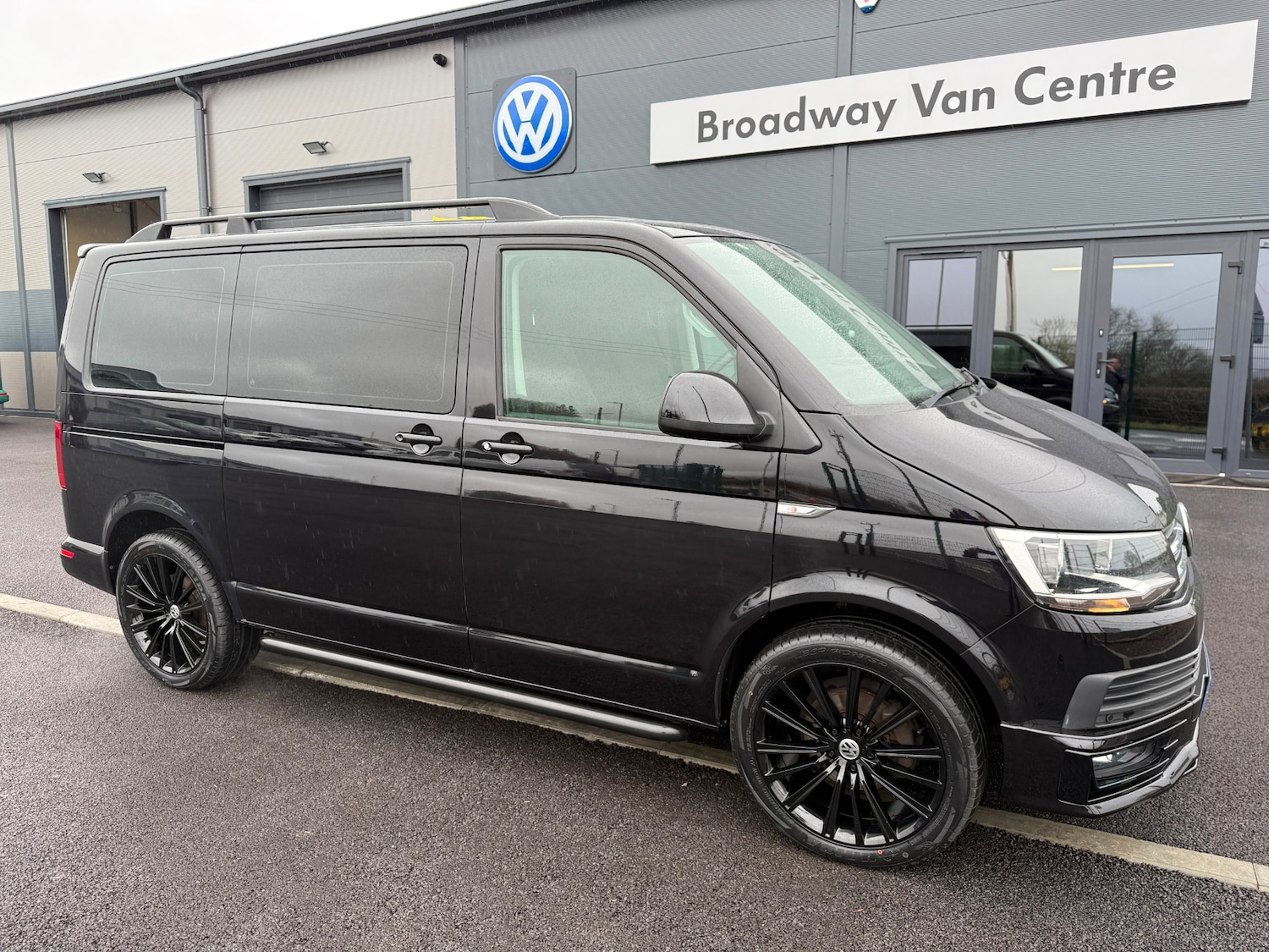 Used Volkswagen Transporter Shuttle 2020 for sale - 77530556: Photo 2