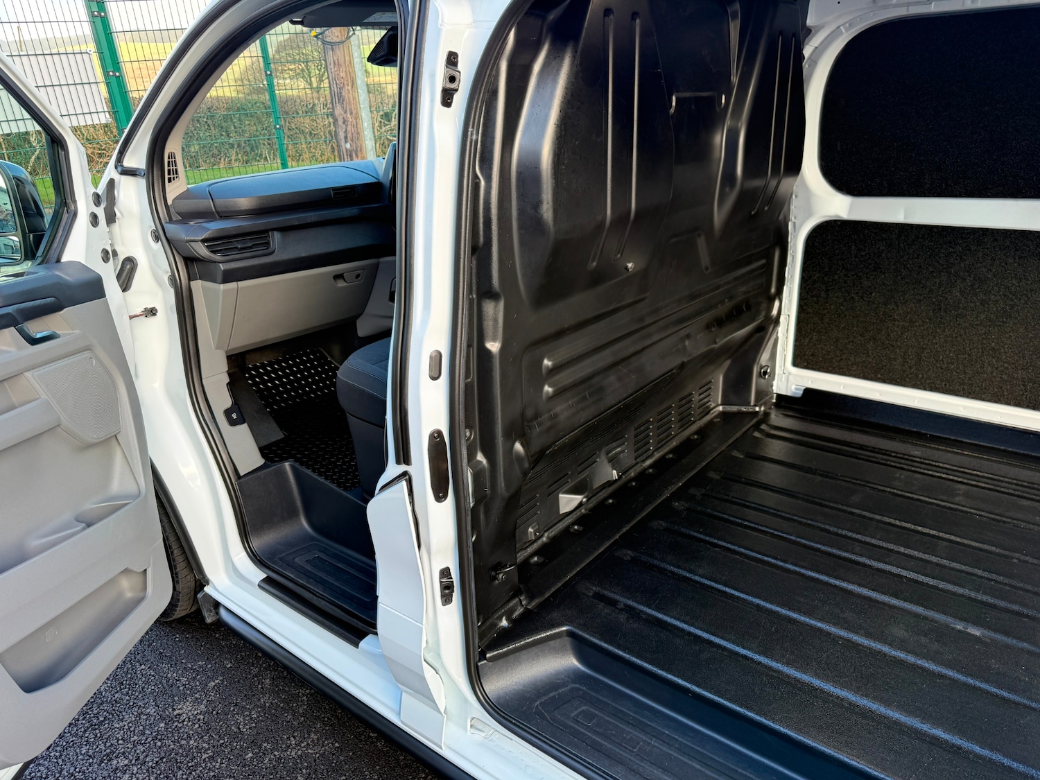 Used Ford Transit Custom 2024 for sale - 77932890: Photo 15