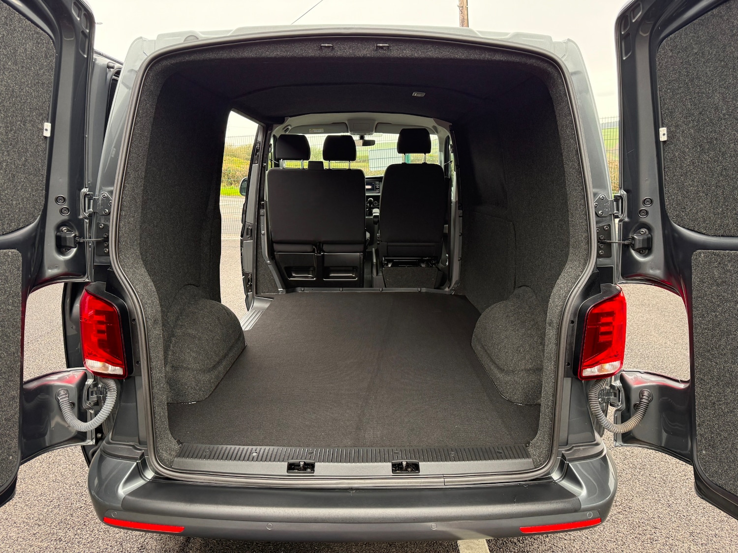 Used Volkswagen Transporter 2023 for sale - 78202555: Photo 10