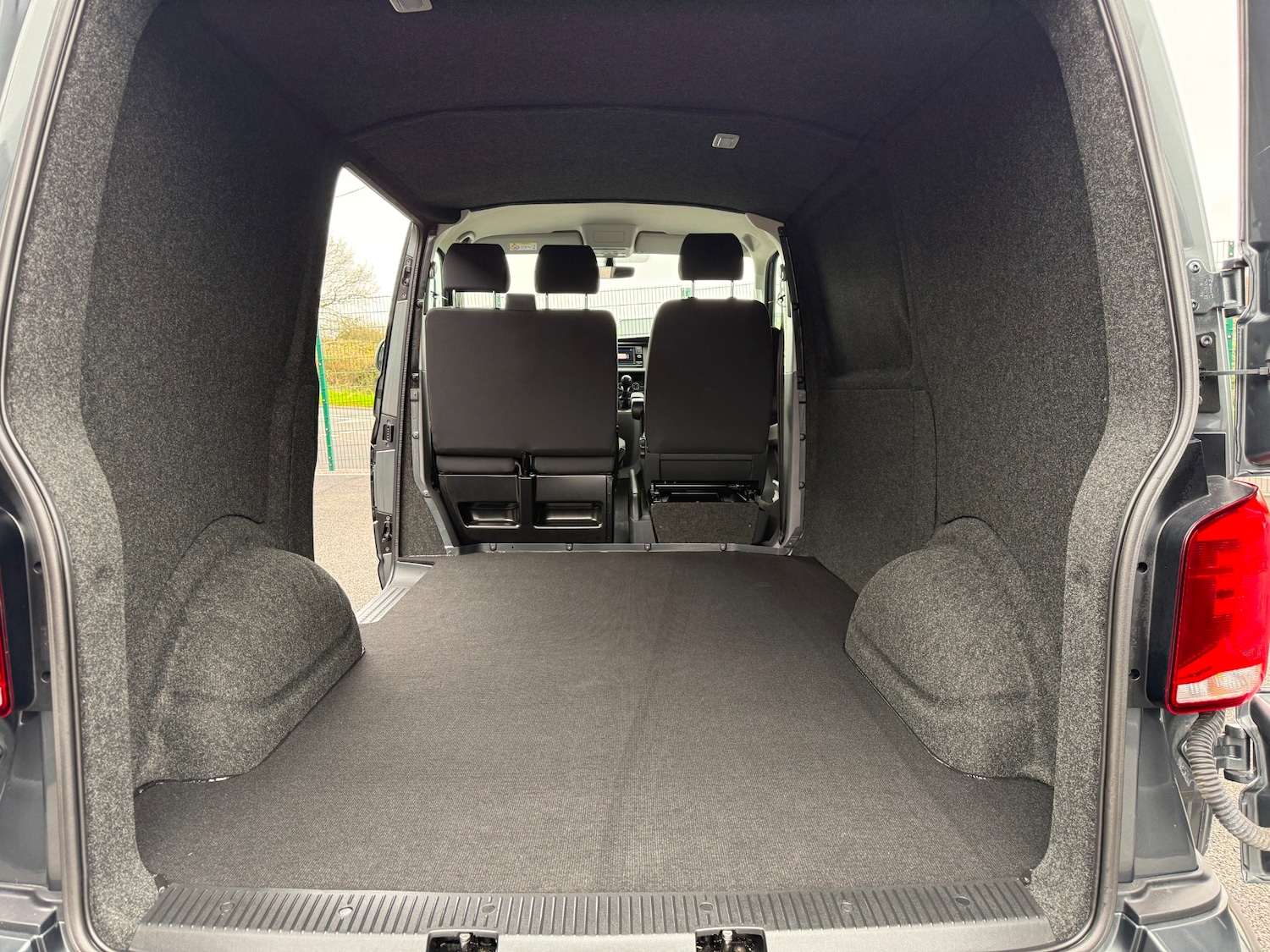 Used Volkswagen Transporter 2023 for sale - 78202555: Photo 11