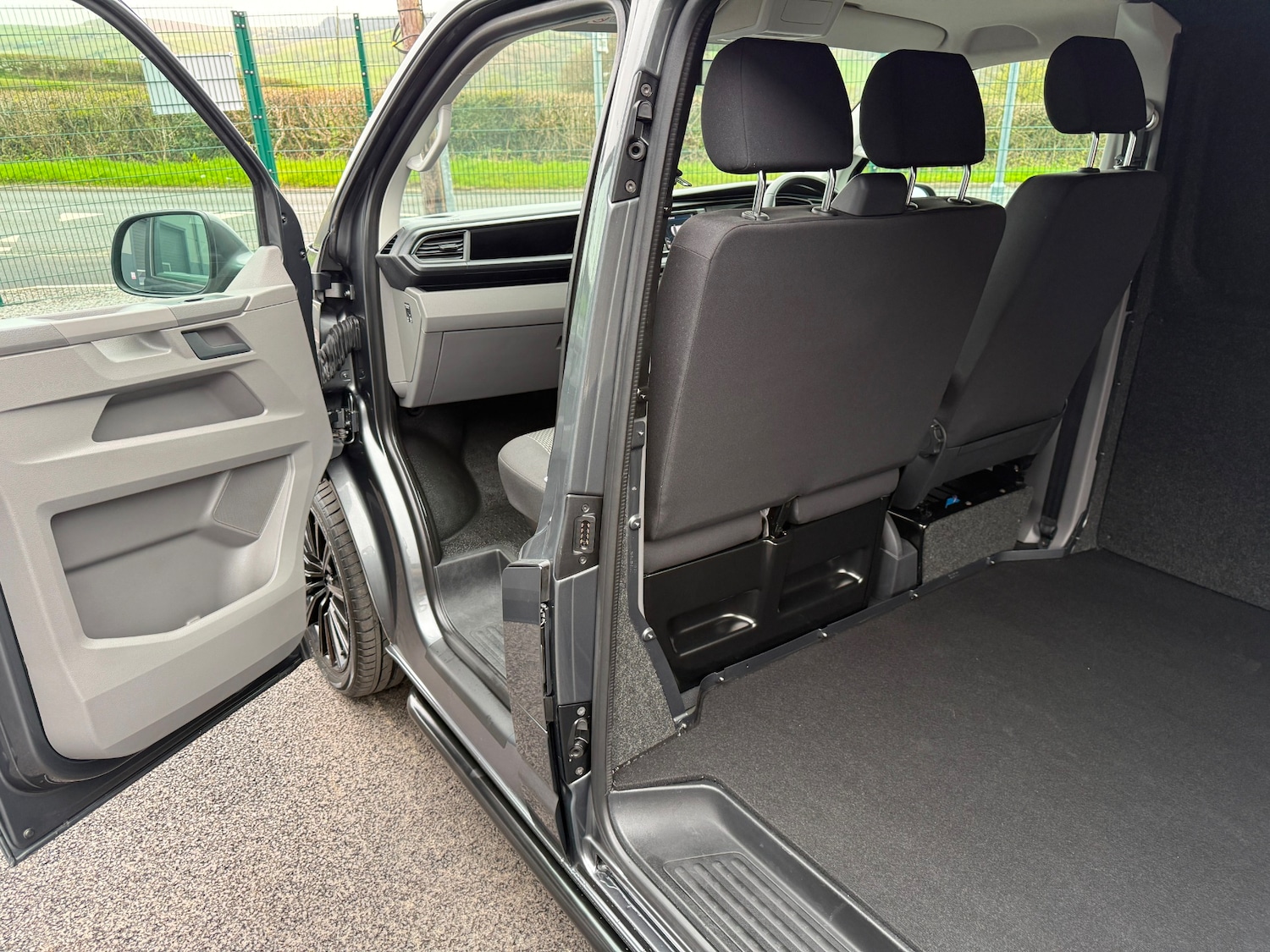 Used Volkswagen Transporter 2023 for sale - 78202555: Photo 14