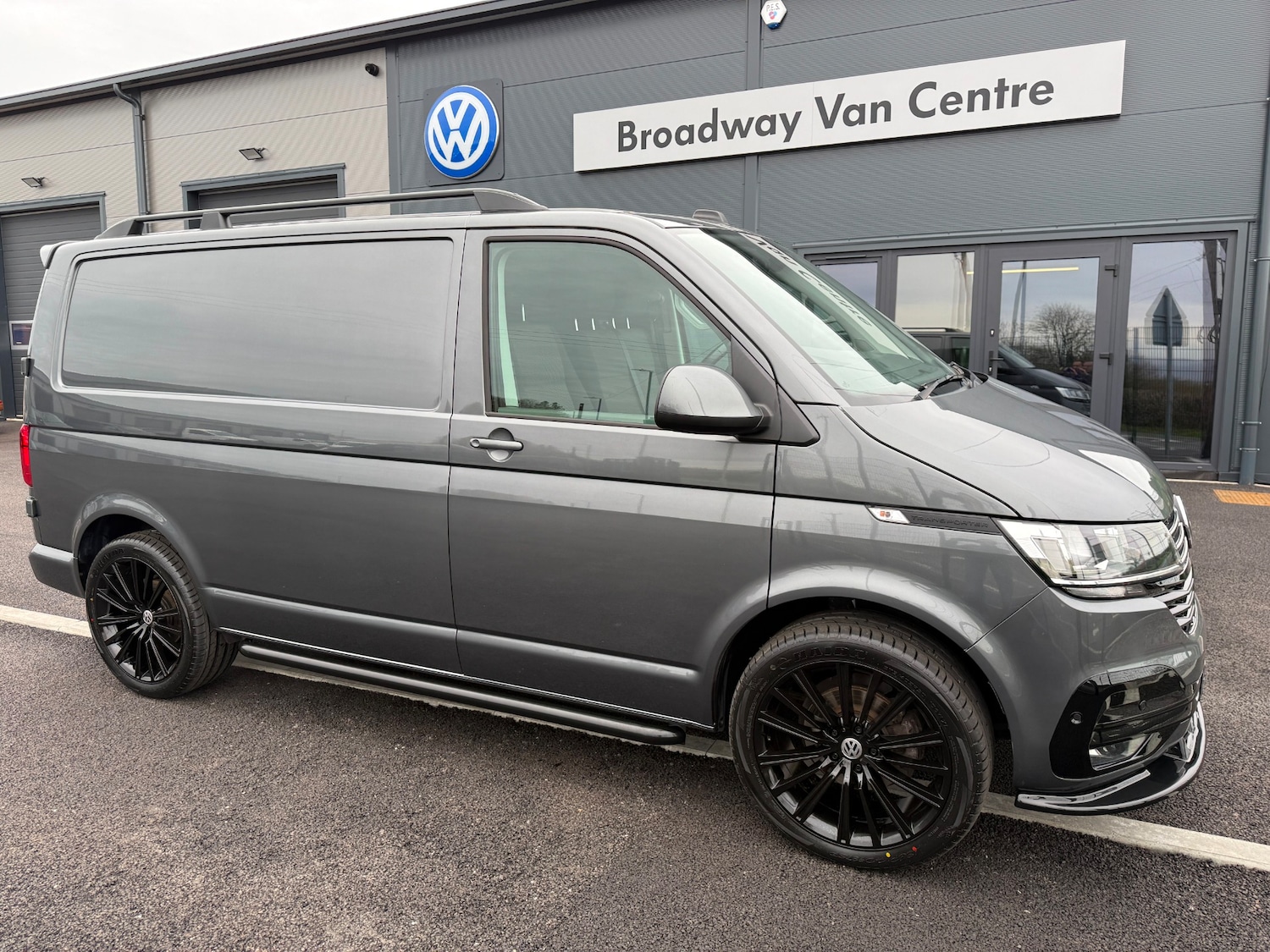 Used Volkswagen Transporter 2023 for sale - 78202555: Photo 2