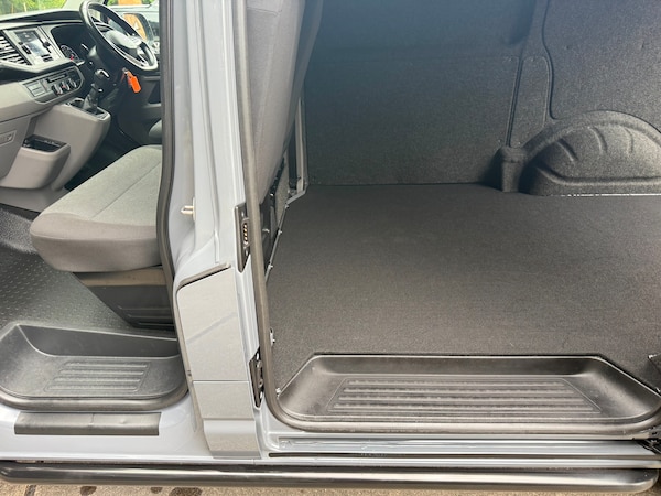 Used Volkswagen Transporter 2022 for sale - 75561940: Photo 4