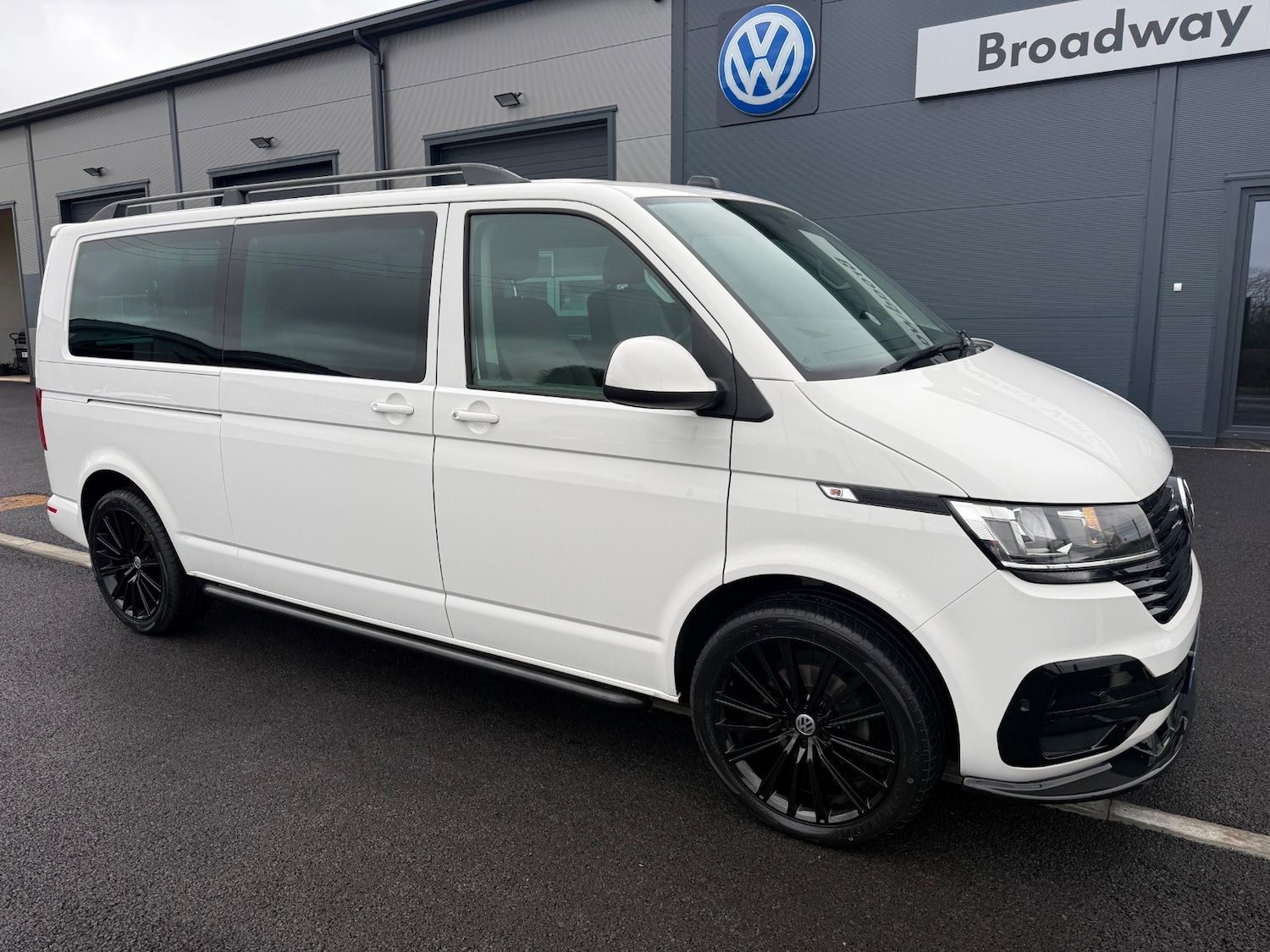Used Volkswagen Transporter Shuttle 2021 for sale - 77385623: Photo 2