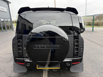 Used Land Rover Defender 110 2024 for sale - 79019632: Photo