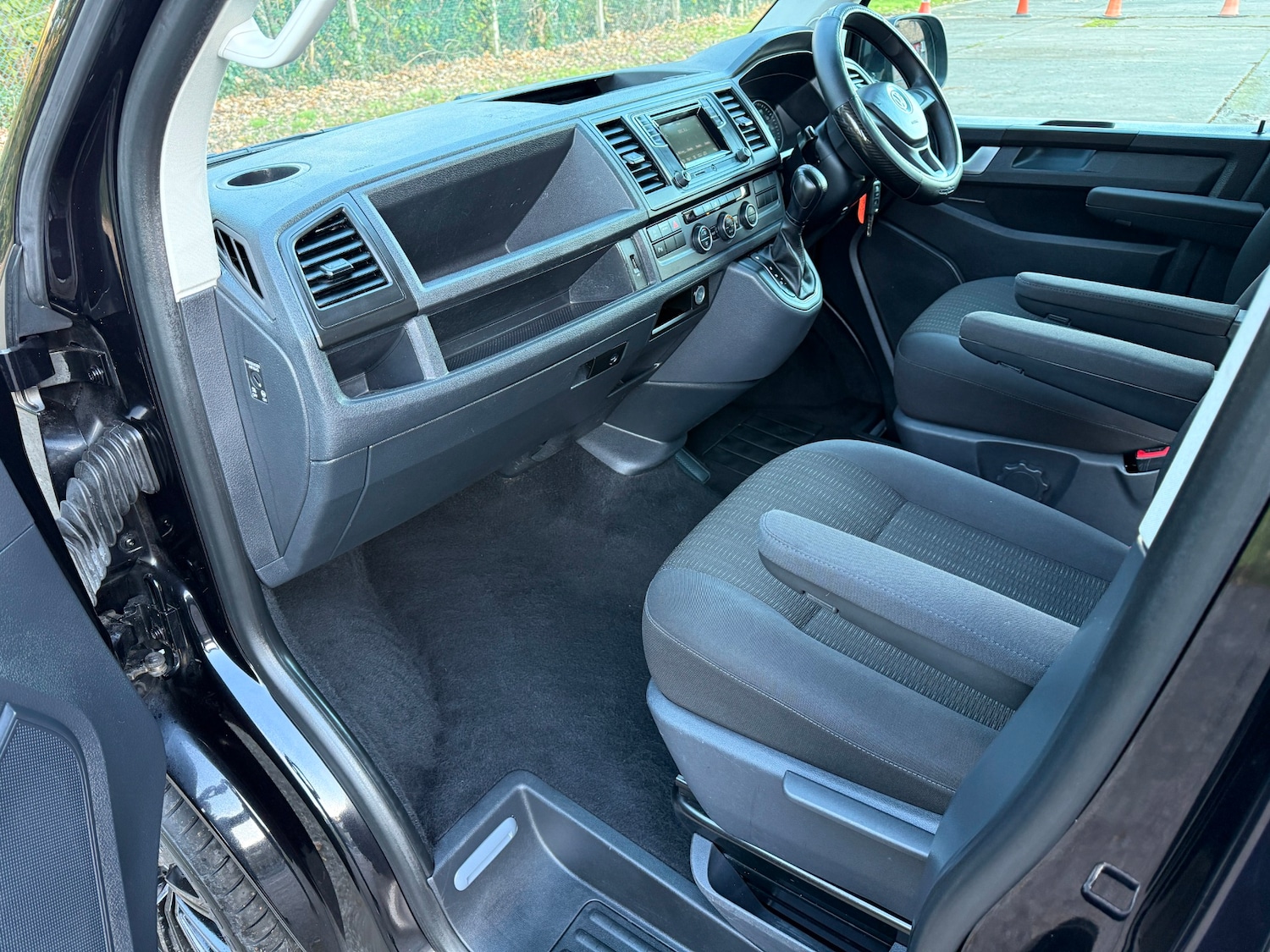 Used Volkswagen Transporter Shuttle 2019 for sale - 76919911: Photo 21