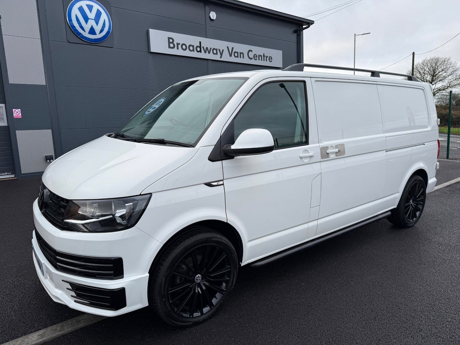 Used Volkswagen Transporter 2019 for sale - 77663707: Photo 1