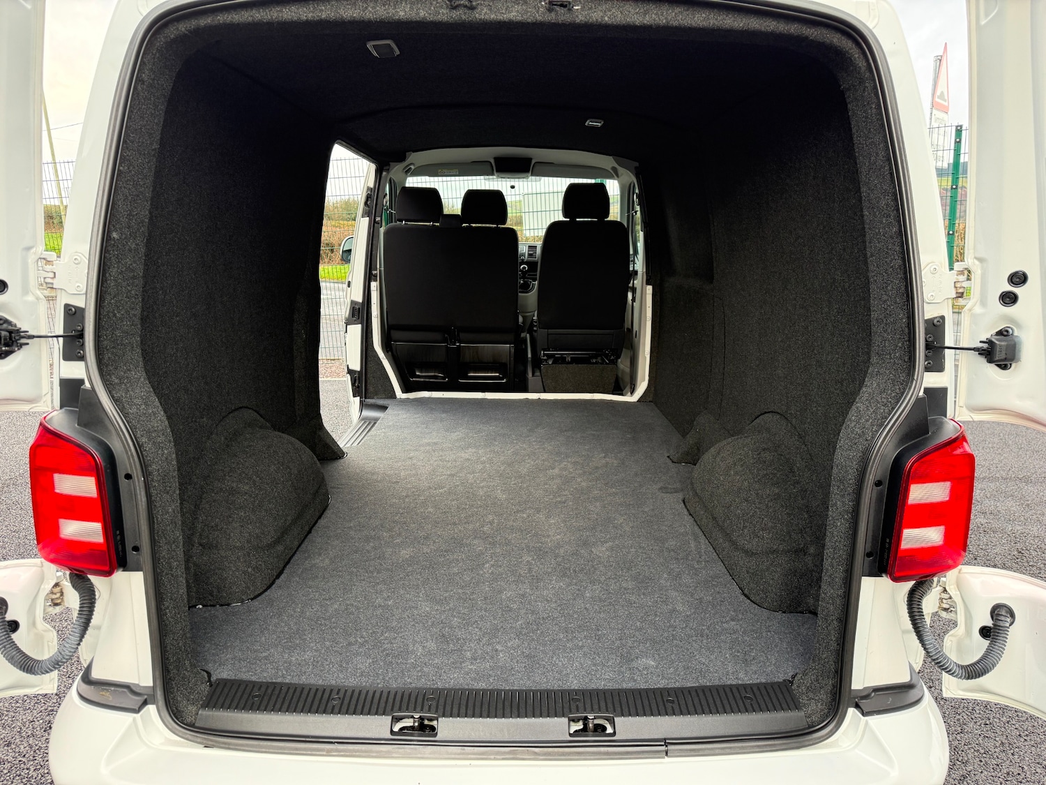 Used Volkswagen Transporter 2019 for sale - 77663707: Photo 11