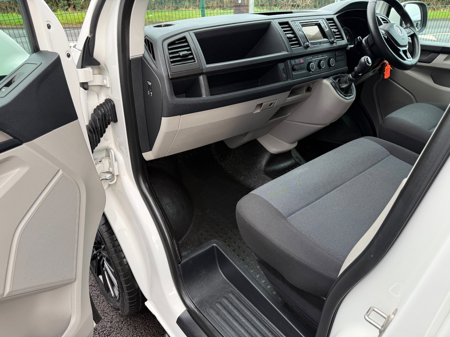 Used Volkswagen Transporter 2019 for sale - 77663707: Photo 14