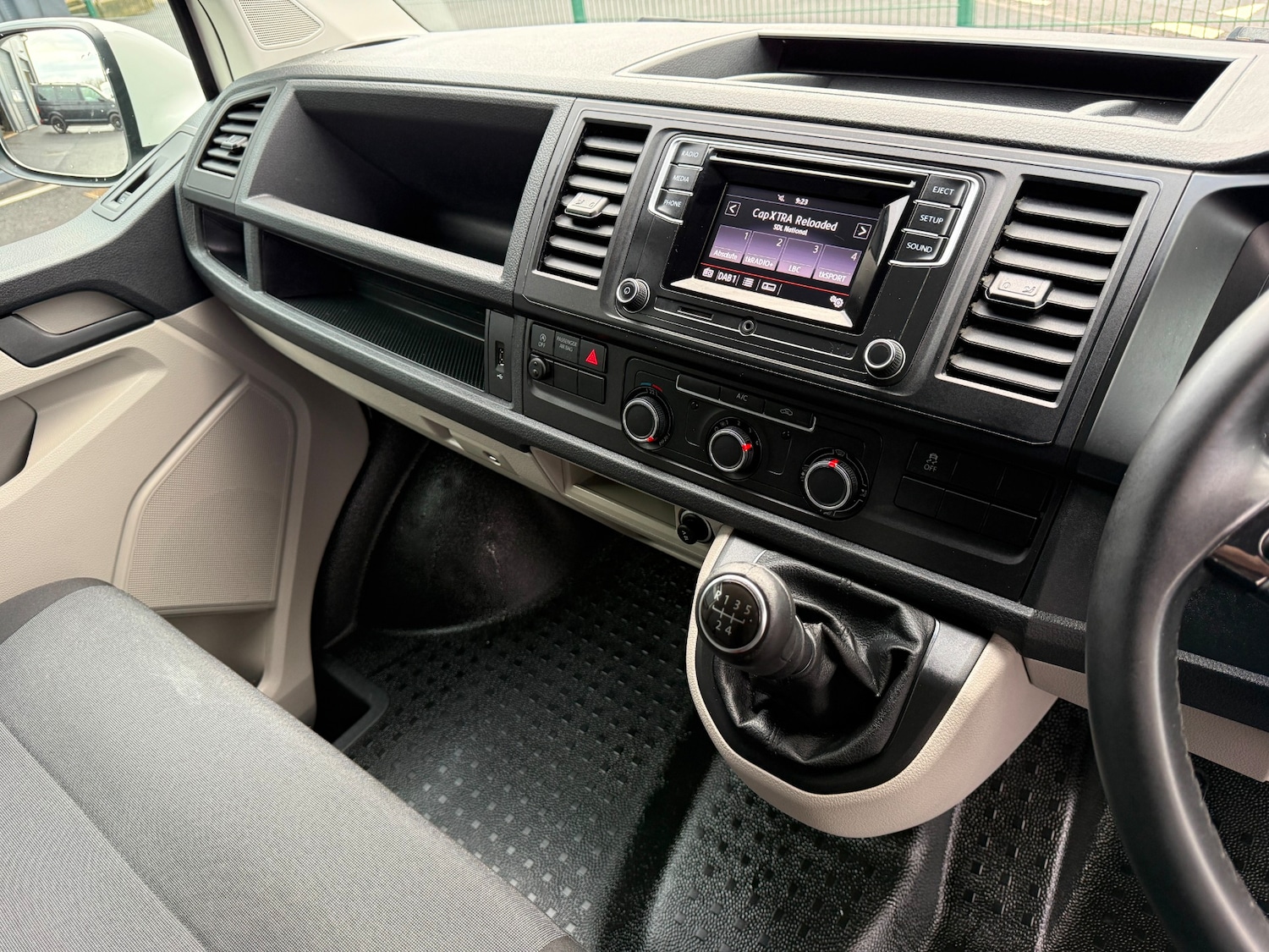 Used Volkswagen Transporter 2019 for sale - 77663707: Photo 21