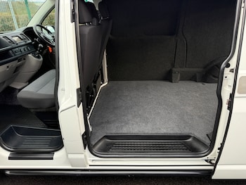 Used Volkswagen Transporter 2019 for sale - 77663707: Photo