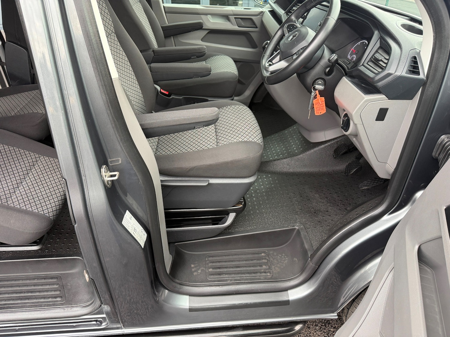 Used Volkswagen Transporter Shuttle 2020 for sale - 77902727: Photo 18