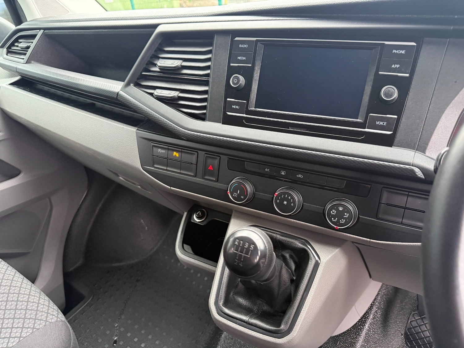 Used Volkswagen Transporter Shuttle 2020 for sale - 77902727: Photo 20