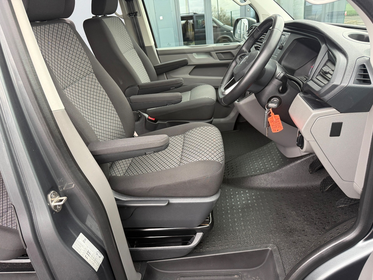 Used Volkswagen Transporter Shuttle 2020 for sale - 77902727: Photo 21