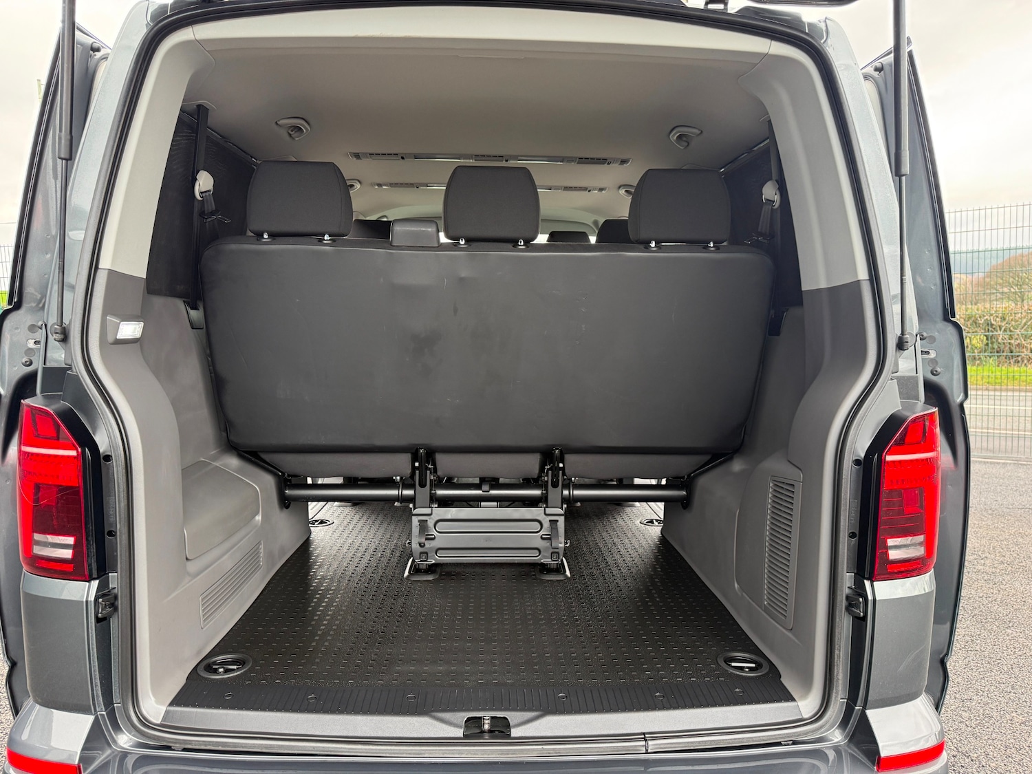 Used Volkswagen Transporter Shuttle 2020 for sale - 77902727: Photo 4