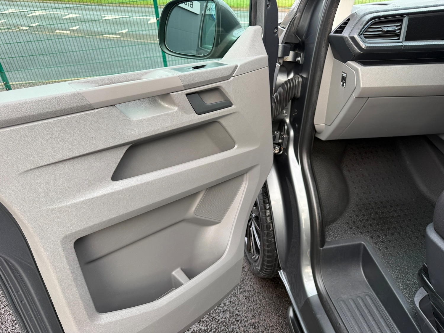 Used Volkswagen Transporter for sale - 77663709: Photo 14